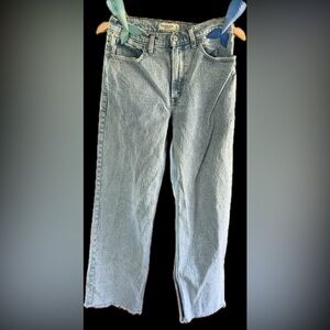 Abercrombie & Fitch Light Wash High Rise -90s relaxed Jeans